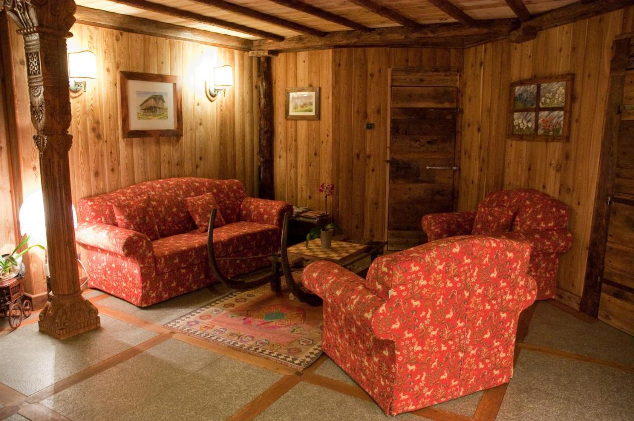 La Torretta Hotel Challand-Saint-Anselme ภายนอก รูปภาพ