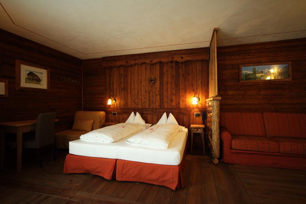 La Torretta Hotel Challand-Saint-Anselme ภายนอก รูปภาพ